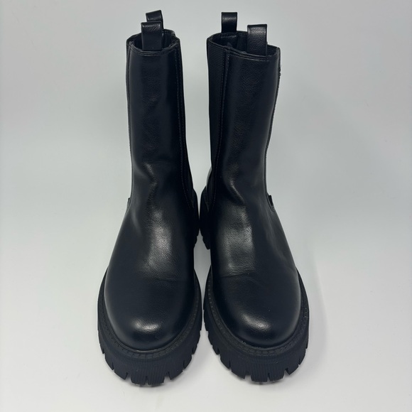 DV by Dolce Vita Chelsea Boots 7 - Picture 2 of 7